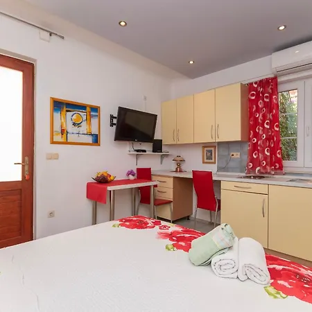 Apartment Nasta Omis